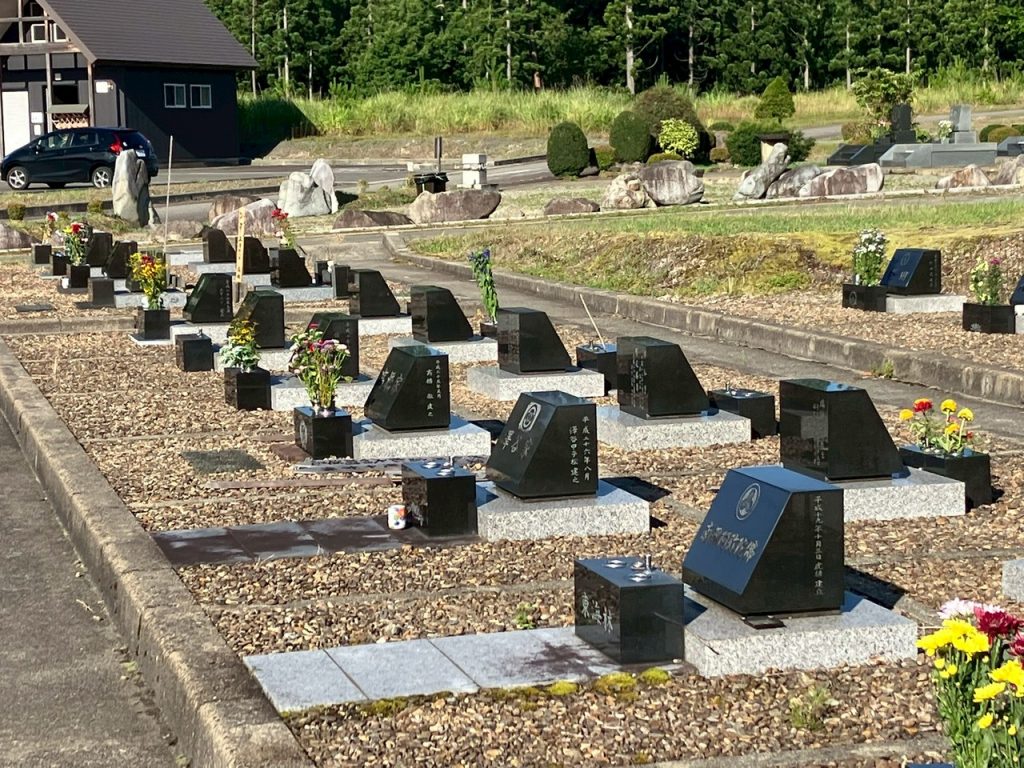 横手市議会議員いのうえ忠征　墓参